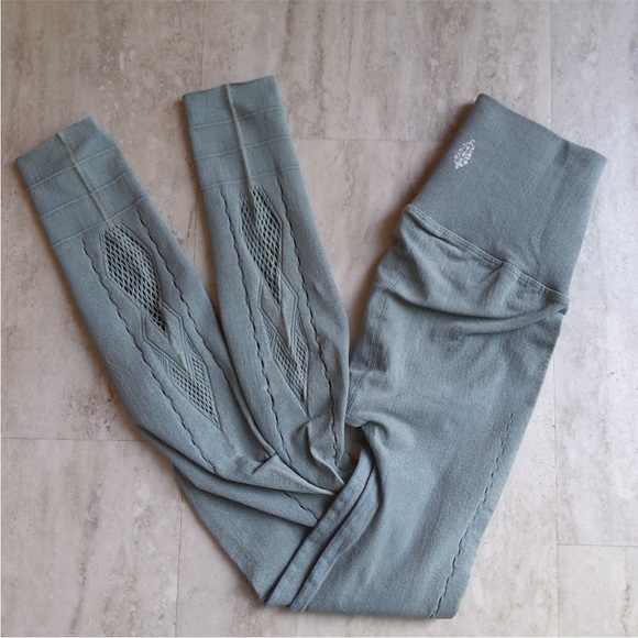 NWOT Free People High Rise Length Running Through My Mind Leggings! Size XS/S - Picture 9 of 9
